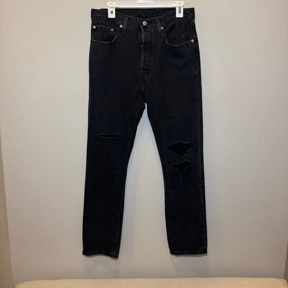 Women’s 501 Levi Black Distressed Jeans